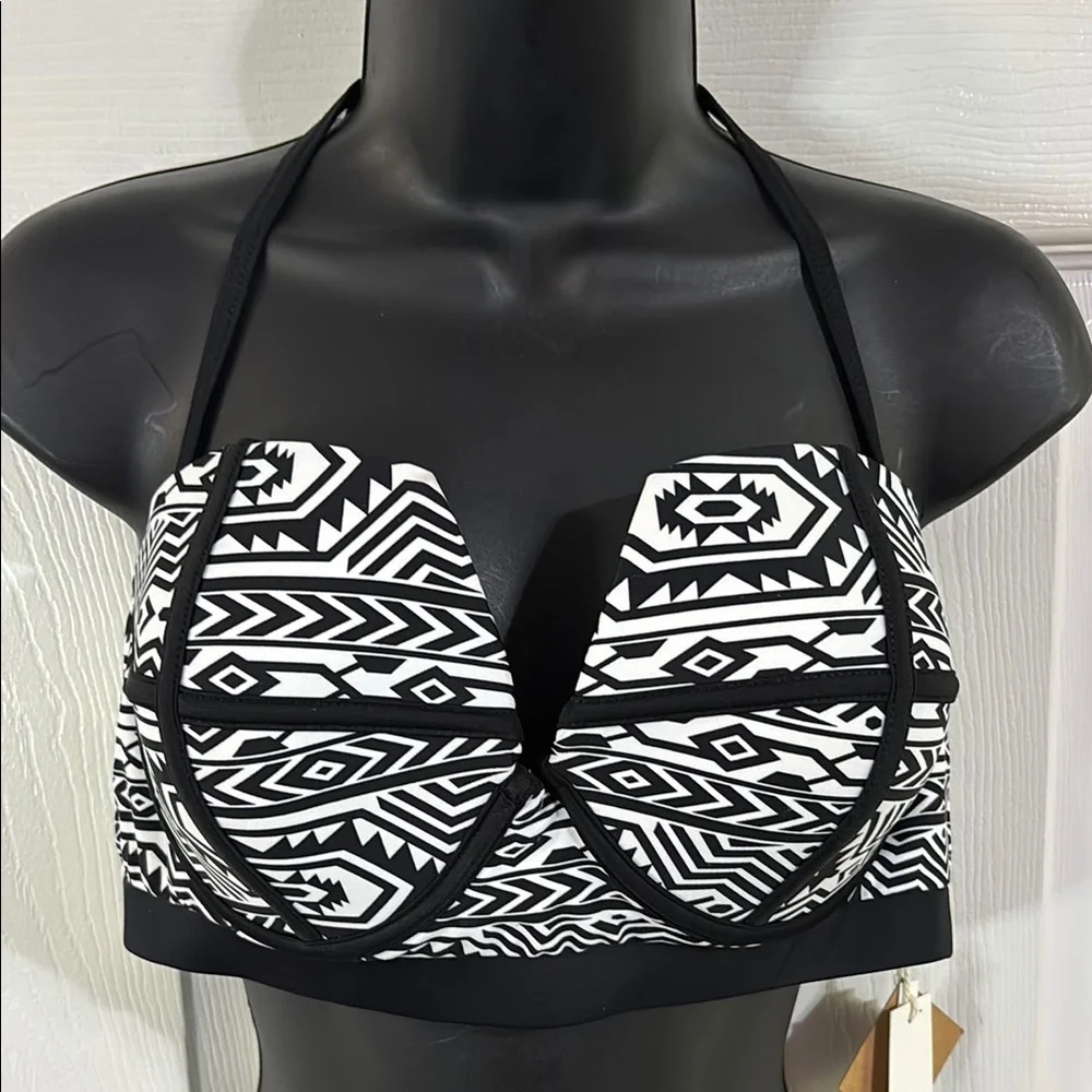 La Plage black & white swim top, size XXL, NWT. - Picture 2 of 11